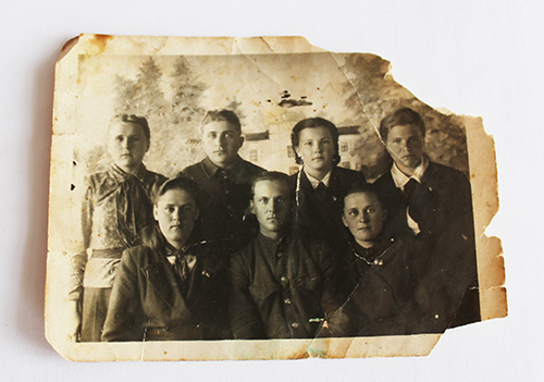 На фотографии 1947 года – Мария Устимовна (в нижнем ряду первая справа).